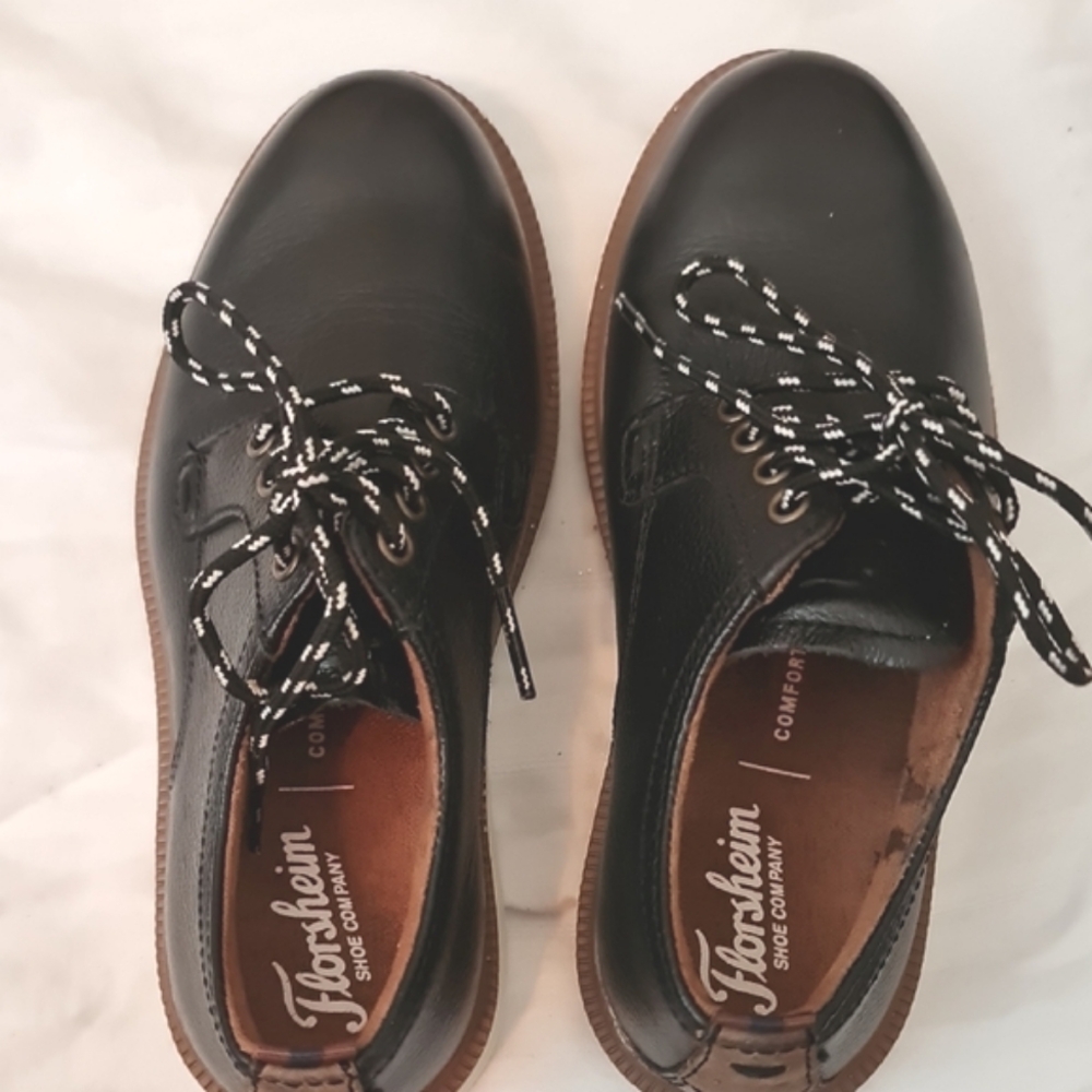 Florsheim Black and Brown Leather Oxfords Classic Design